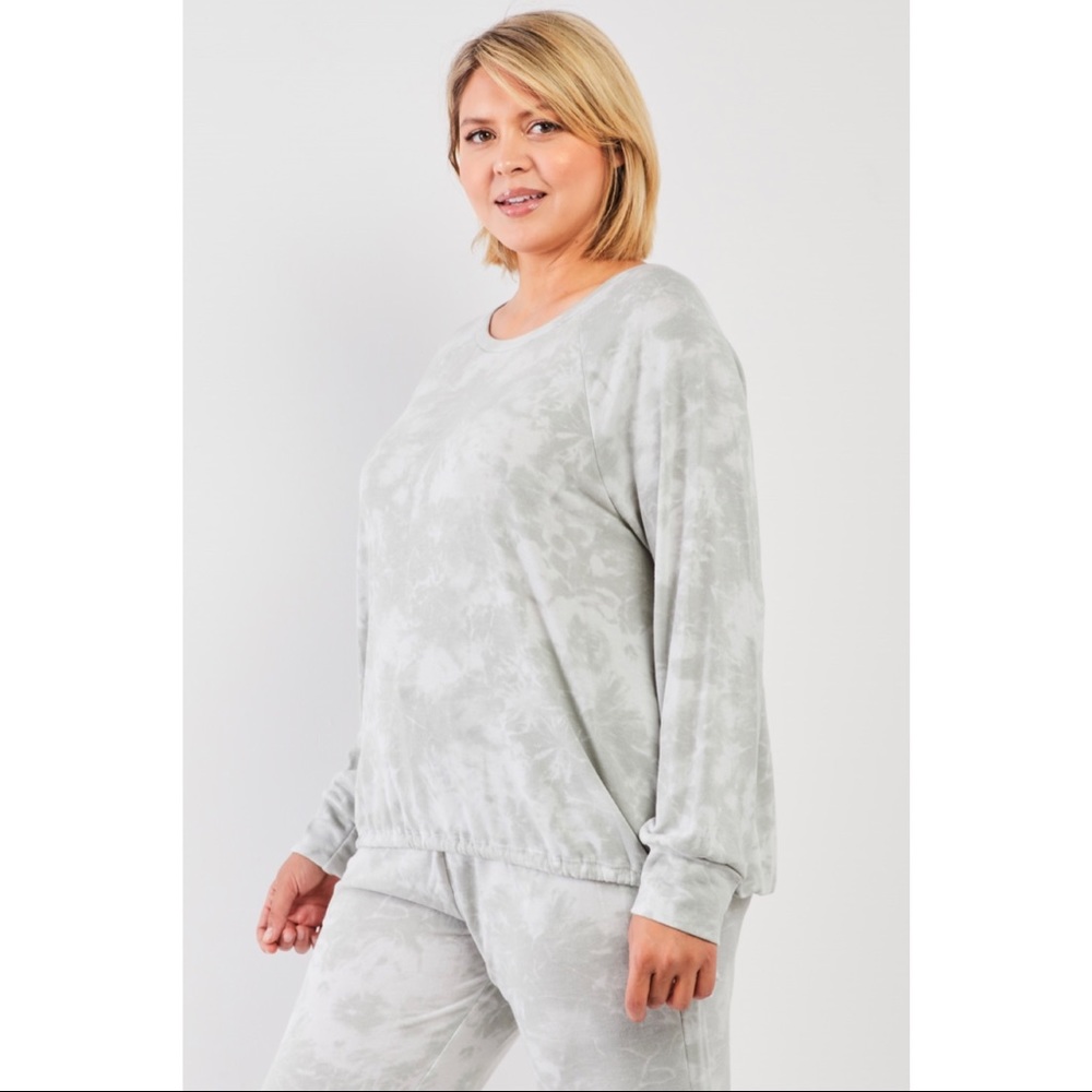 SOLD 🩶 Gilli Sage Tie Dye Matching Top & Joggers Set - Picture 3 of 10